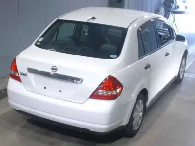 Nissan TIIDA LATIO