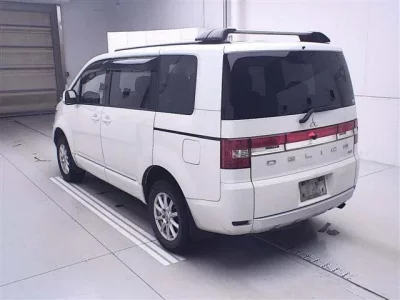 Mitsubishi DELICA D5