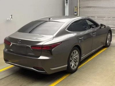 Lexus LS