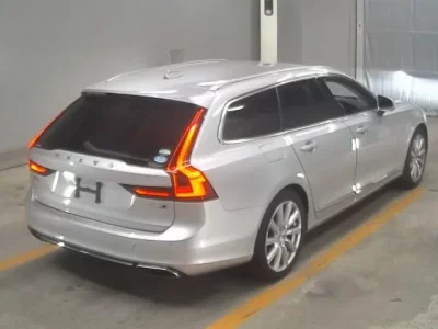 Volvo V90