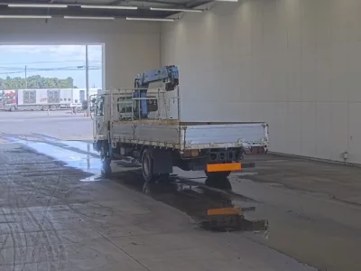 Nissan TRUCK
