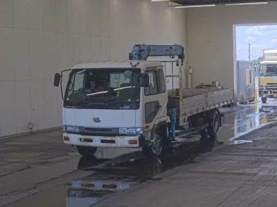Nissan TRUCK