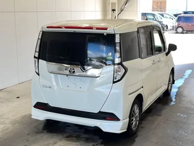 Toyota TANK
