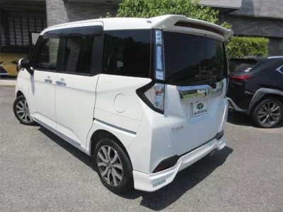 Toyota TANK