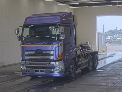 Hino TRUCK