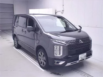 Mitsubishi DELICA D5