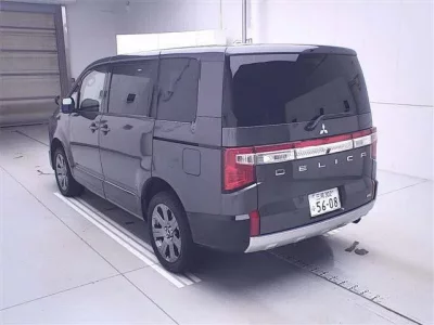 Mitsubishi DELICA D5