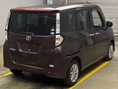 Toyota TANK