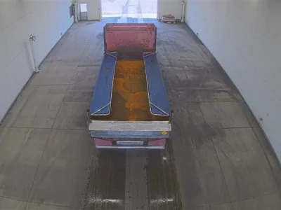 Nissan TRUCK