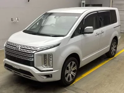 Mitsubishi DELICA D5