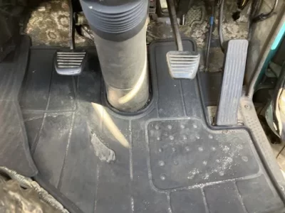 Nissan TRUCK