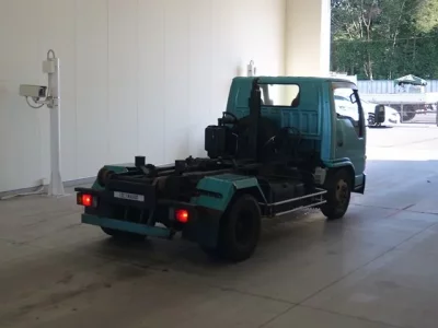 Nissan TRUCK
