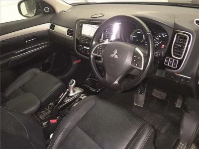 Mitsubishi OUTLANDER PHEV