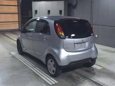 Mitsubishi I