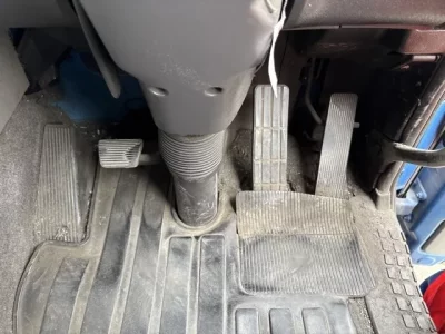 Nissan TRUCK