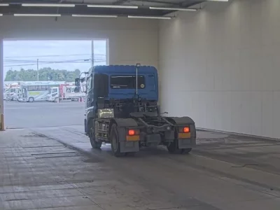 Nissan TRUCK