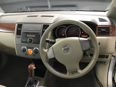 Nissan TIIDA LATIO