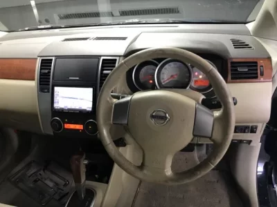 Nissan TIIDA LATIO
