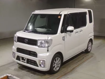 Toyota PIXIS MEGA