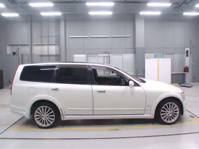 Nissan STAGEA