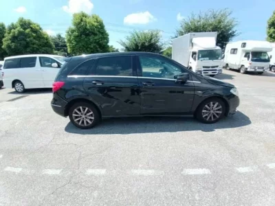 Mercedes-Benz B CLASS