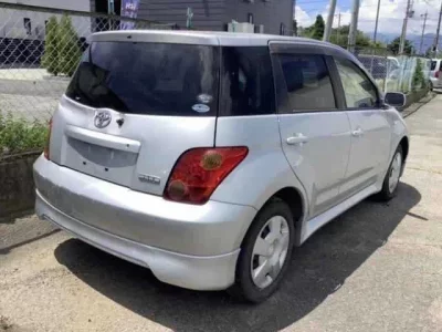 Toyota IST