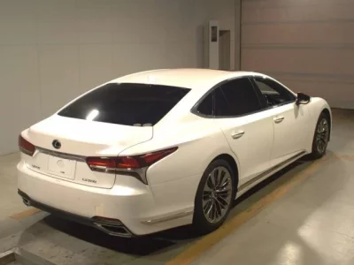 Lexus LS