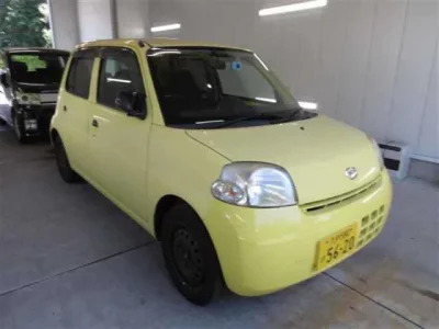 Daihatsu Esse