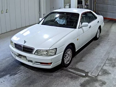 Nissan LAUREL