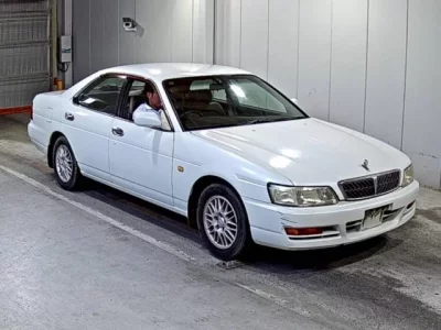 Nissan LAUREL