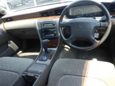 Nissan LAUREL