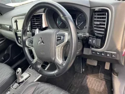 Mitsubishi OUTLANDER PHEV