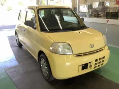 Daihatsu Esse