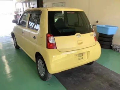 Daihatsu Esse