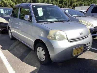 Daihatsu Esse