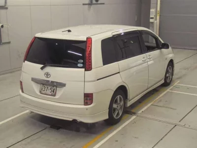 Toyota ISIS