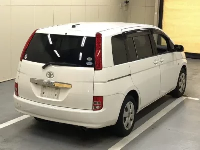 Toyota ISIS