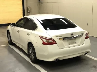Nissan TEANA