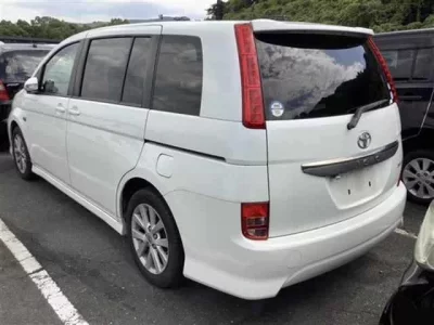 Toyota ISIS