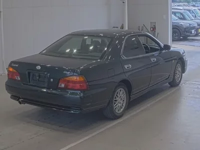 Nissan LAUREL