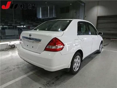 Nissan TIIDA LATIO