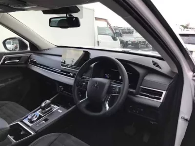 Mitsubishi OUTLANDER PHEV