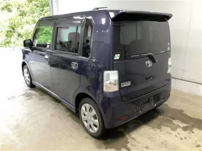 Toyota PIXIS SPACE