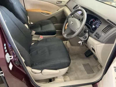 Toyota ISIS