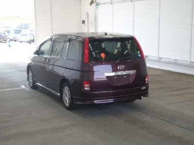 Toyota ISIS