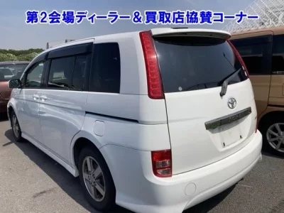 Toyota ISIS