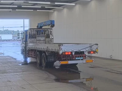 Isuzu GIGA