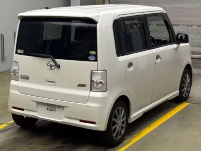 Toyota PIXIS SPACE