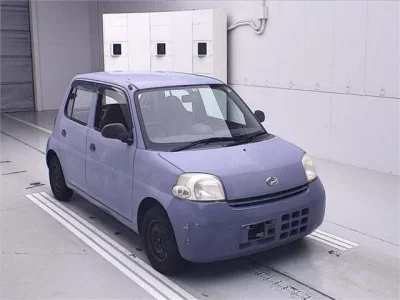 Daihatsu Esse