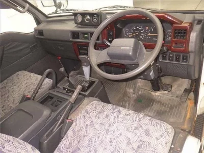 Mitsubishi DELICA WAGON